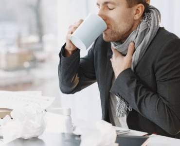 Mal de gorge : 10 remèdes efficaces pour apaiser la douleur rapidement