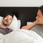 Adieu aux crampes nocturnes : 9 solutions simples pour des nuits enfin paisibles