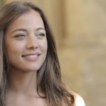 Secrets de brillance : comment obtenir des cheveux lisses et lumineux au quotidien