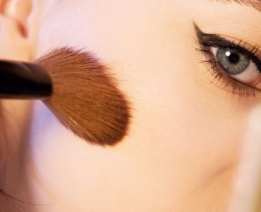Les erreurs maquillage les plus courantes : 10 faux pas à éviter pour un look impeccable