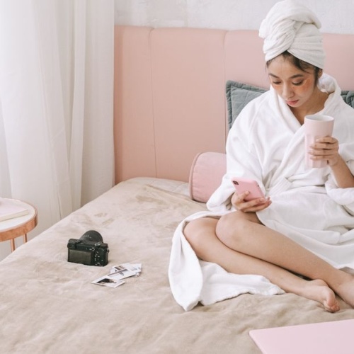 Déconnexion du soir : 7 rituels simples pour apaiser l’esprit et mieux dormir