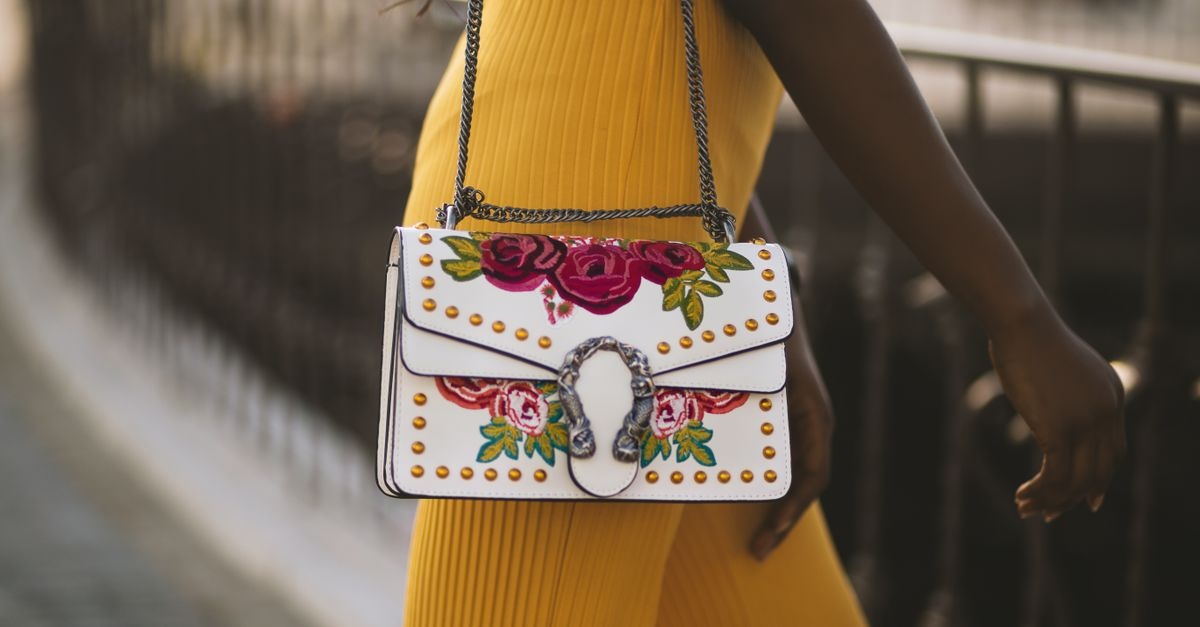 Le guide chic pour choisir le sac parfait pour une cérémonie
