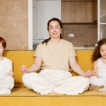 Crises, pleurs, colère : 10 astuces bienveillantes pour apaiser les enfants au quotidien