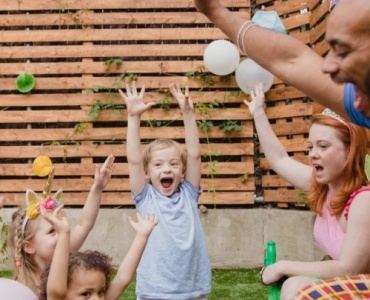 Des idées de jeux inoubliables pour un anniversaire d’enfants : rires, défis et souvenirs garantis