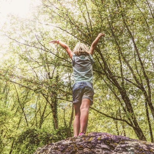 Petits explorateurs : 12 idées pour reconnecter les enfants à la nature au quotidien