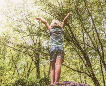 Petits explorateurs : 12 idées pour reconnecter les enfants à la nature au quotidien