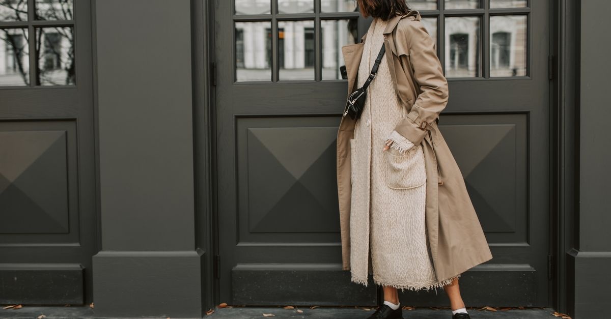 Sublimez votre style : idées de tenues chics avec un manteau long