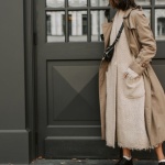 Sublimez votre style : idées de tenues chics avec un manteau long