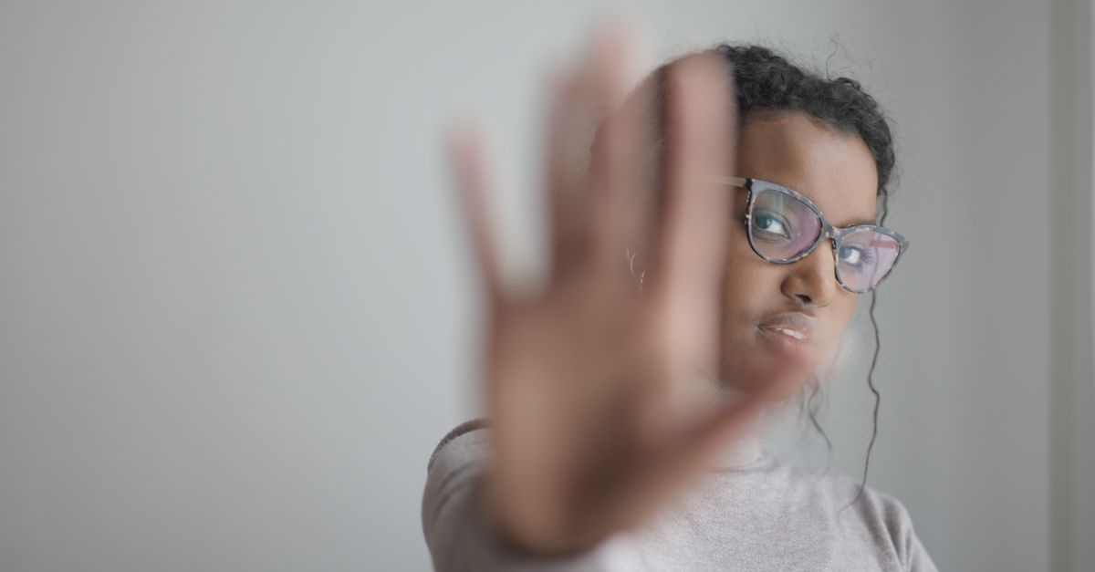 Poser des limites avec bienveillance : l’art de dire « non » à ses enfants sans culpabiliser