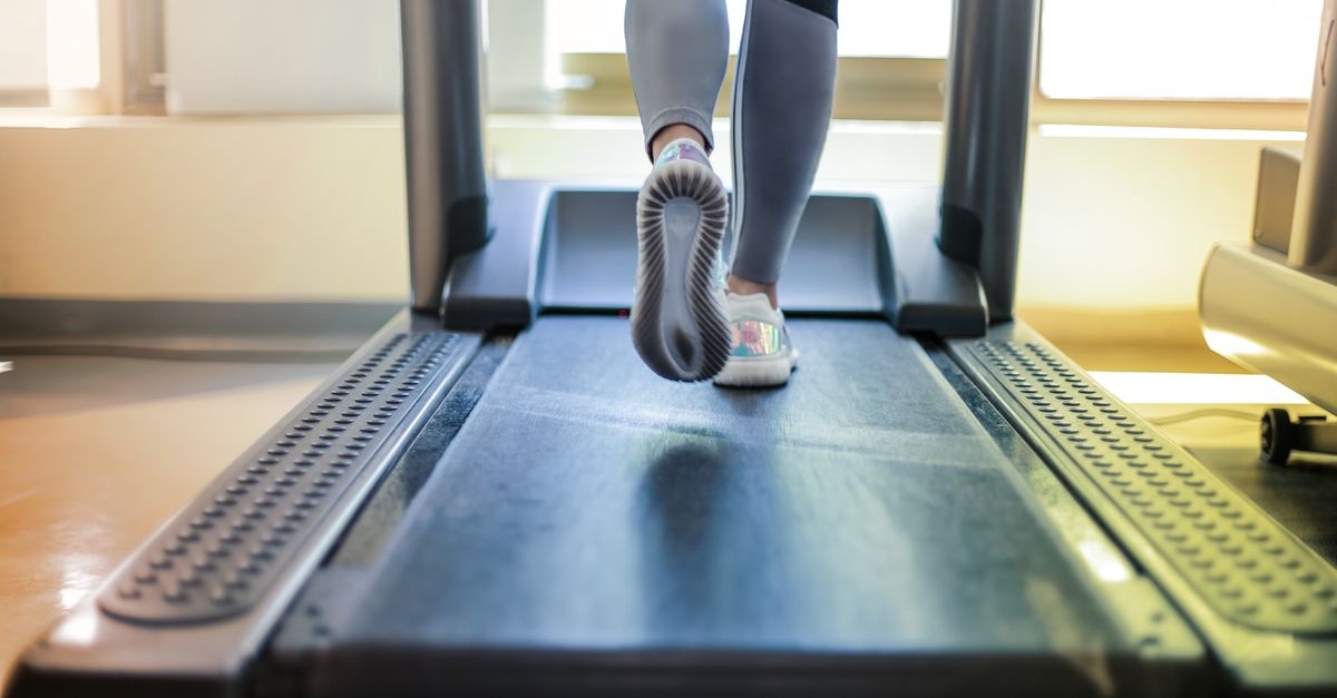 Bien débuter la course à la maison : le guide malin pour choisir votre premier tapis