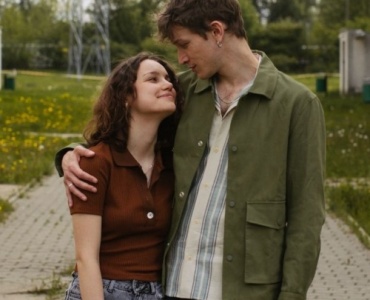 Quand l’amour prend son temps : le charme des relations qui avancent lentement