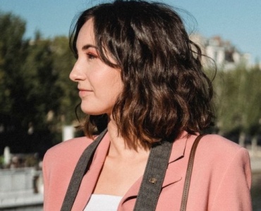 Rose poudré : idées de tenues chic et faciles à adopter au quotidien